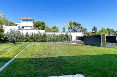 Maison - 280 m² - 8 pièces