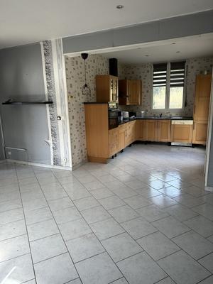 Maison - 94 m² - 5 pièces