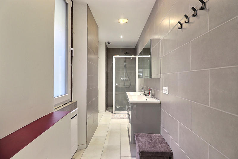 Appartement - 240 m² - 9 pièces