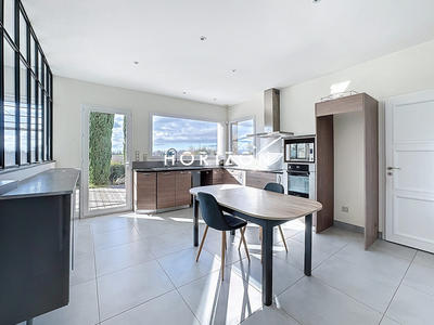 Maison contemporaine - 216 m² - 8 pièces