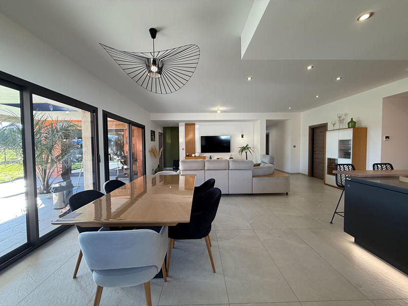 Maison - 174 m² - 6 pièces