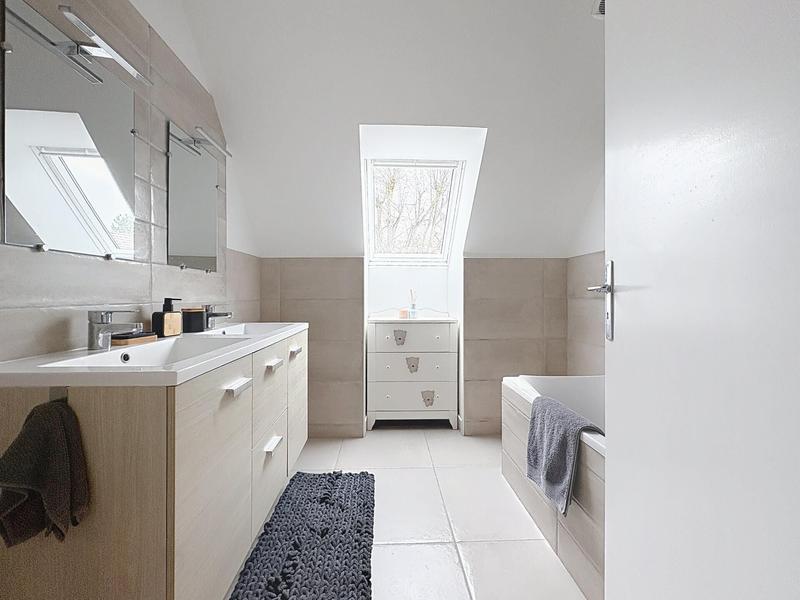 Maison - 148 m² - 7 pièces