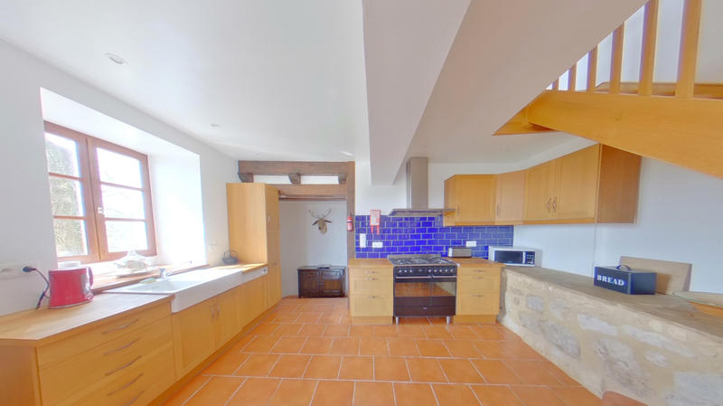 Maison - 246 m² - 9 pièces