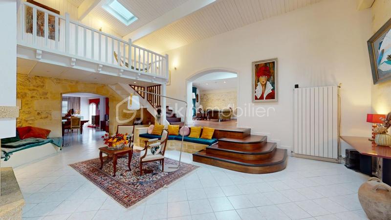 Maison - 340 m² - 10 pièces