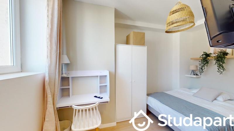 Chambre - 12 m² - 1 pièce