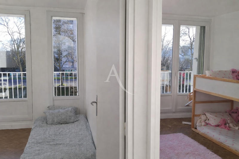 Appartement - 96 m² - 5 pièces