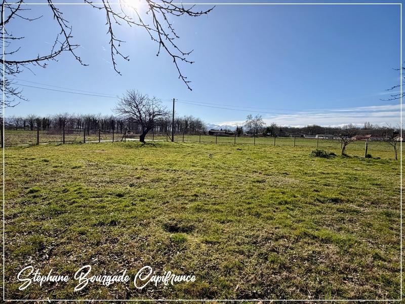 Terrain constructible - 942 m²