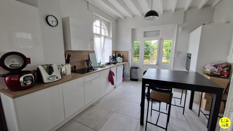 Maison - 238 m² - 7 pièces