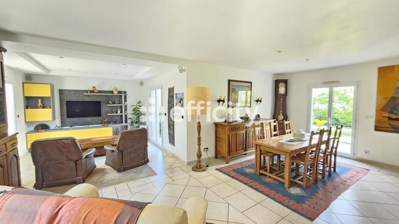 Maison - 162 m² - 6 pièces