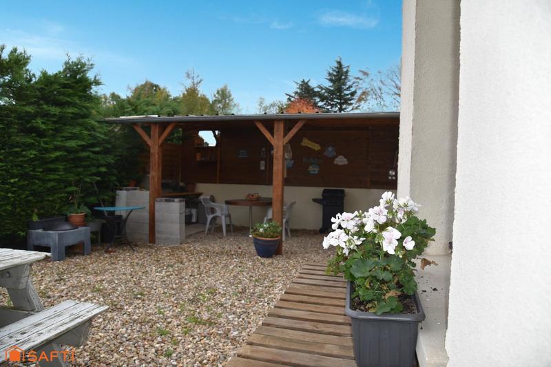 Maison - 240 m² - 8 pièces