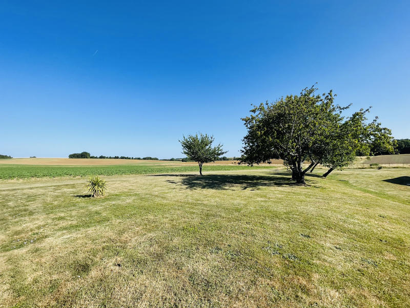 Maison - 221 m² - 7 pièces