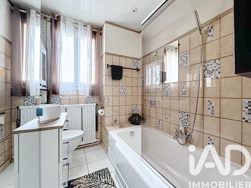 Maison - 164 m² - 9 pièces