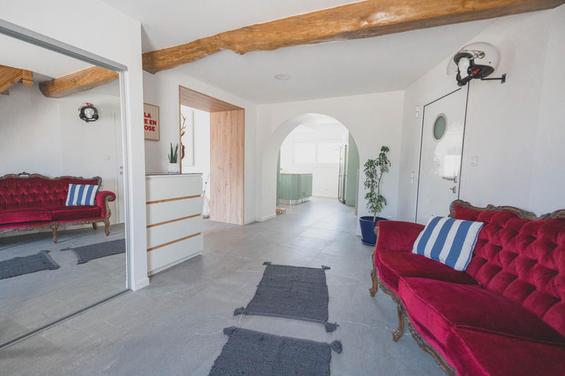 Maison - 255 m² - 7 pièces