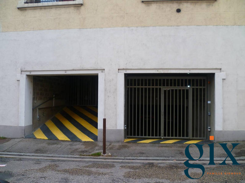 Parking / Garage - 30 m²