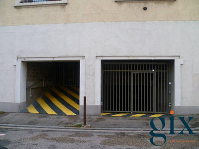 Parking / Garage - 30 m²