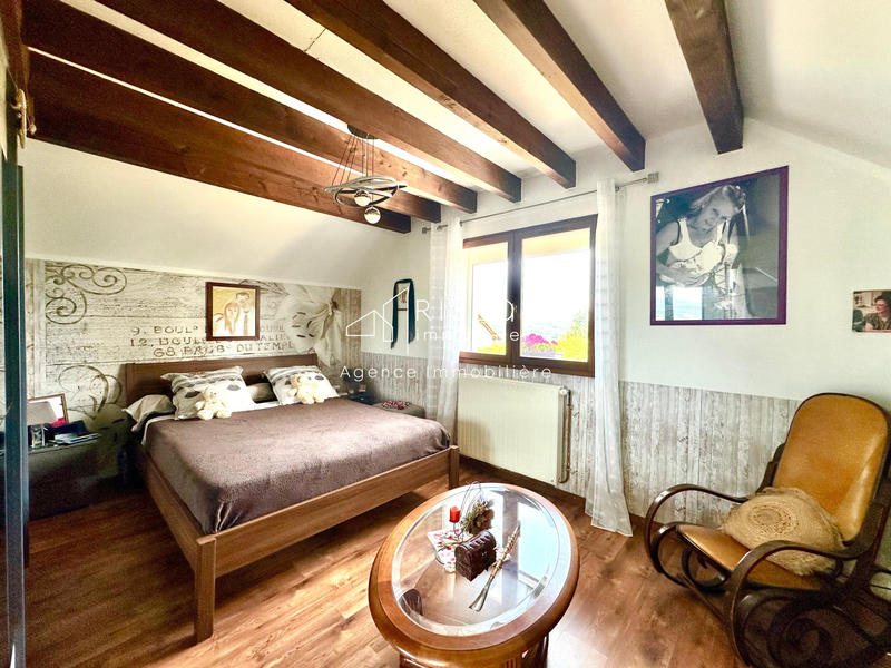 Maison - 180 m² - 6 pièces