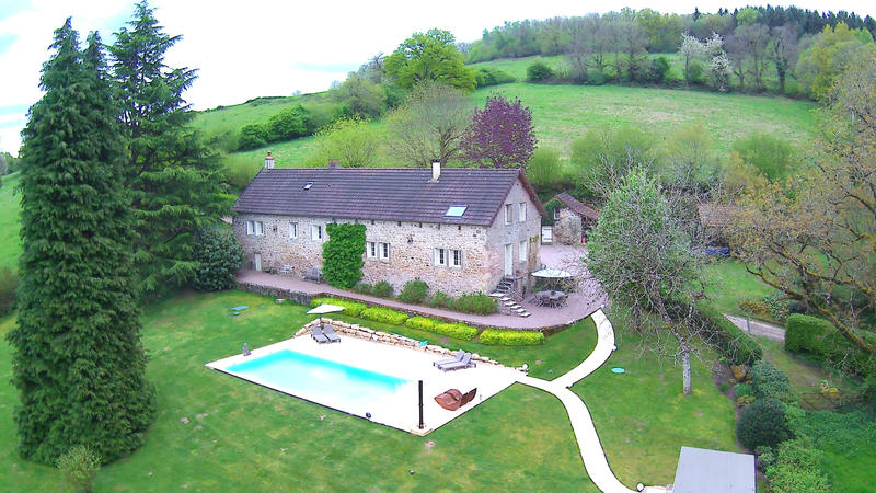 Maison - 247 m² - 7 pièces