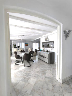 Maison bourgeoise - 230 m² - 9 pièces