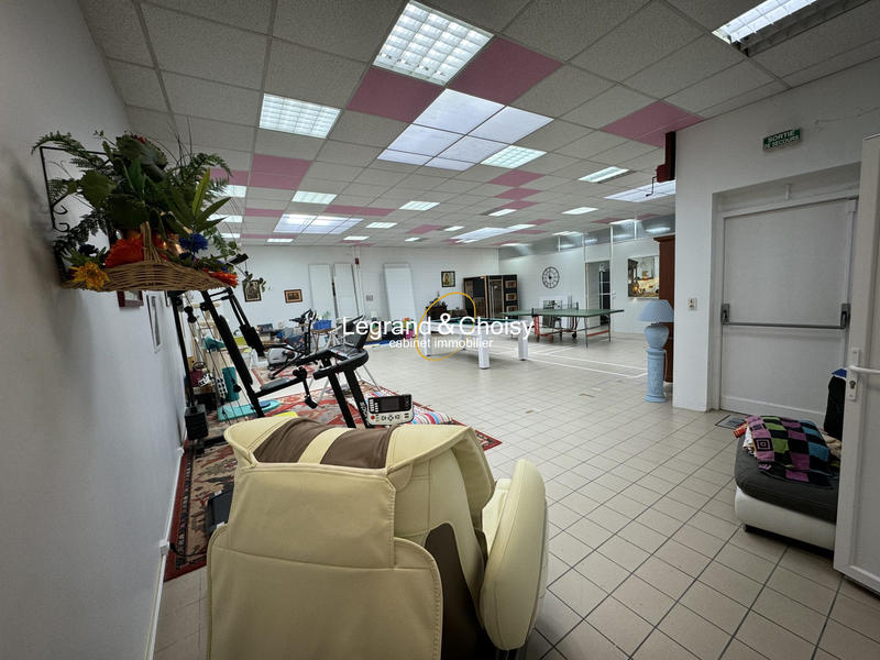 Maison - 340 m² - 8 pièces