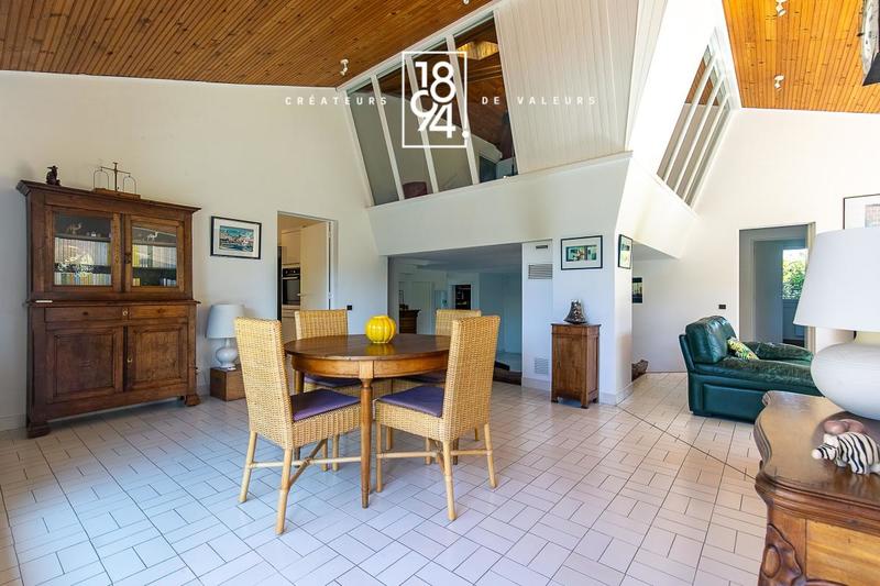 Maison d'architecte - 141 m² - 5 pièces