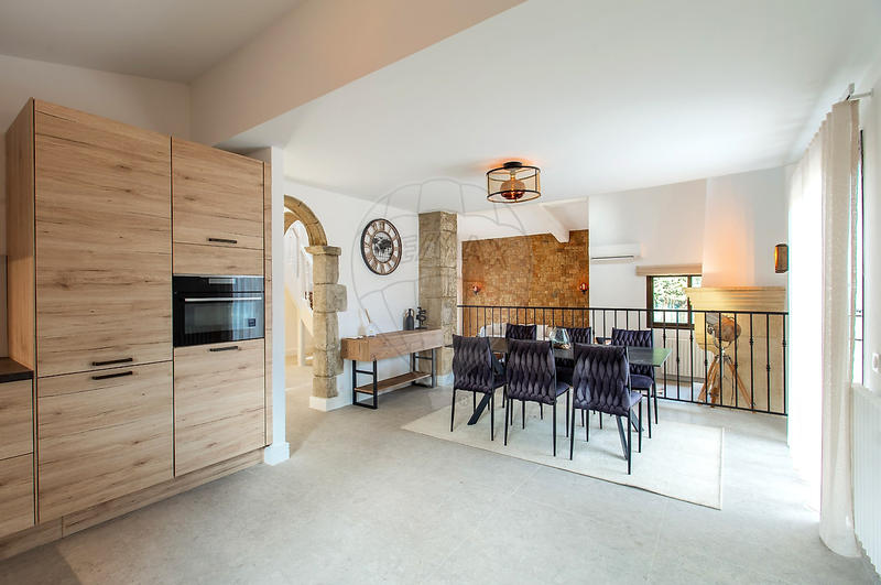 Maison - 185 m² - 7 pièces