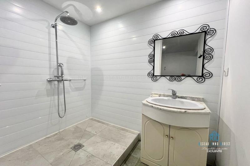 Maison en pierre - 242 m² - 9 pièces