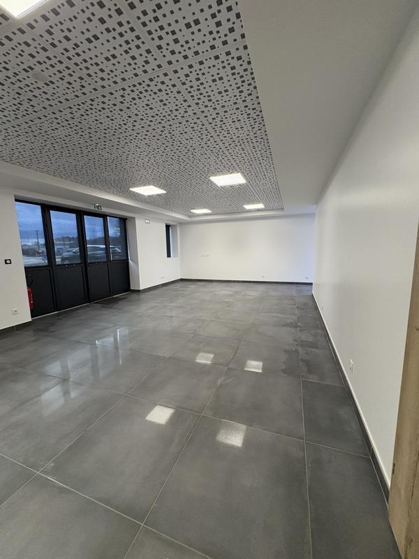 Local commercial - 140 m²