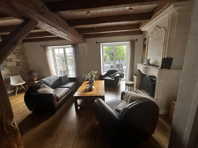 Maison - 304 m² - 10 pièces