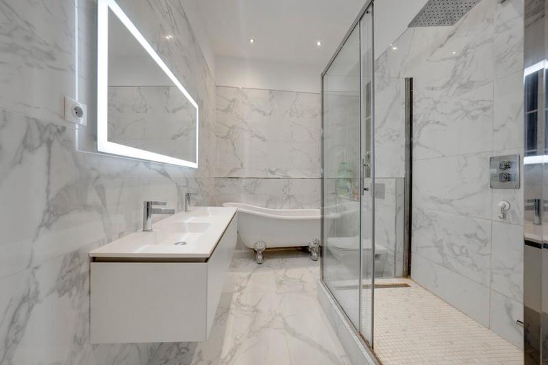 Appartement - 223 m² - 5 pièces