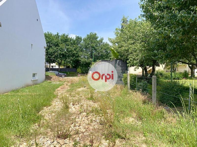 Terrain constructible - 697 m²