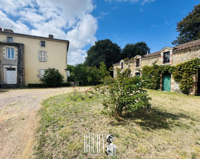 Maison - 482 m² - 11 pièces