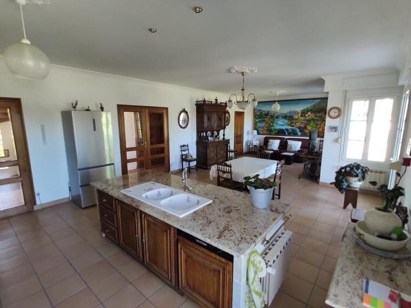 Maison d'architecte - 385 m² - 8 pièces