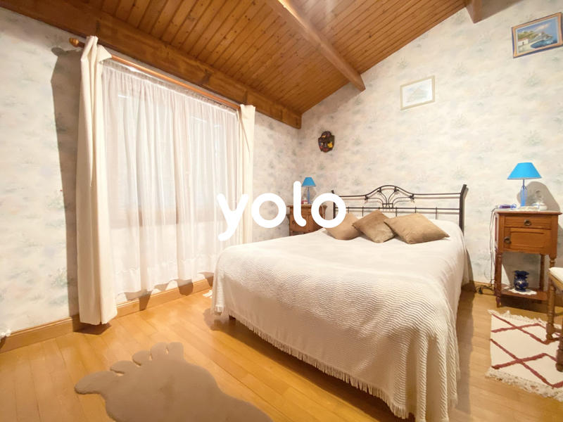 Maison traditionnelle - 200 m² - 8 pièces