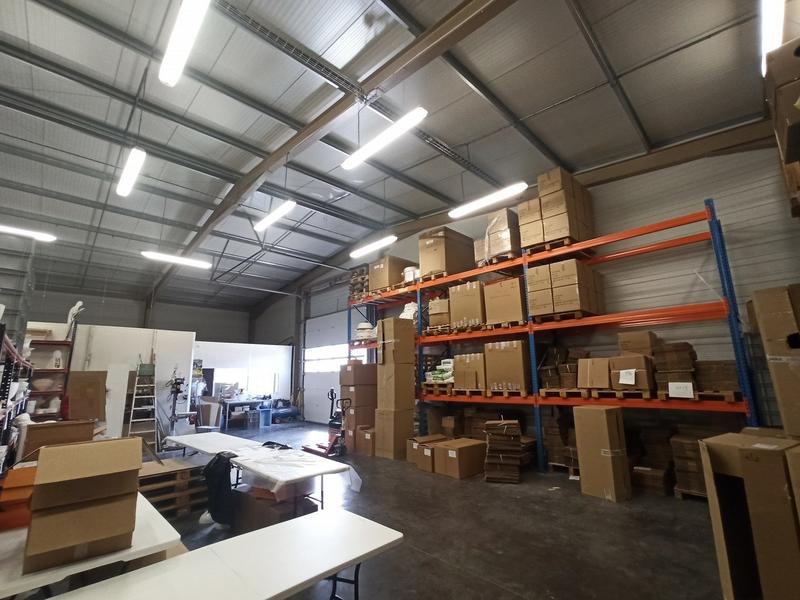 Local commercial - 318 m²