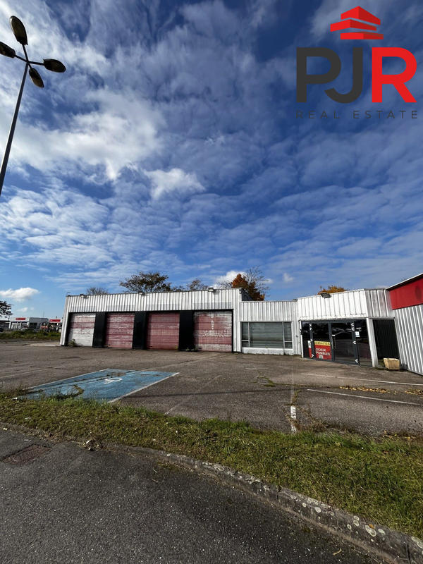 Local commercial - 366 m²