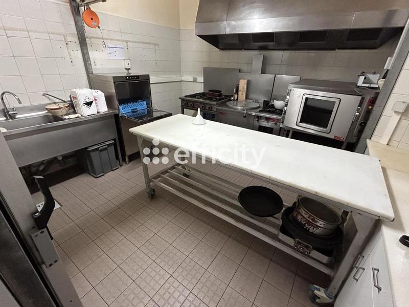 Maison - 200 m² - 4 pièces