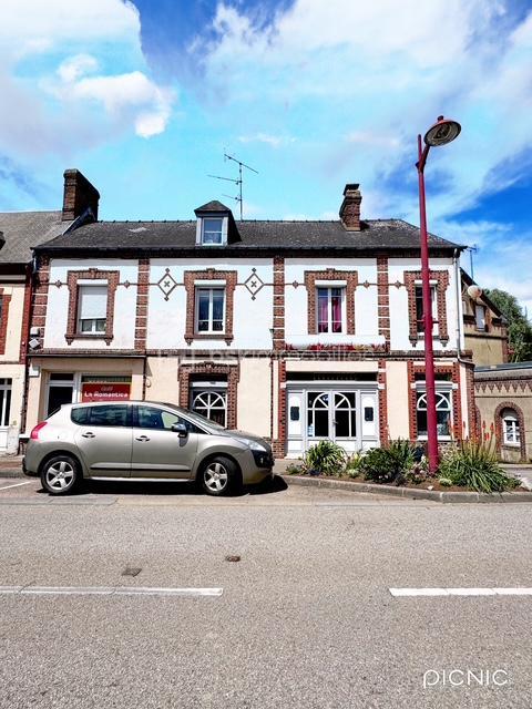 Immeuble - 145 m² - 10 pièces