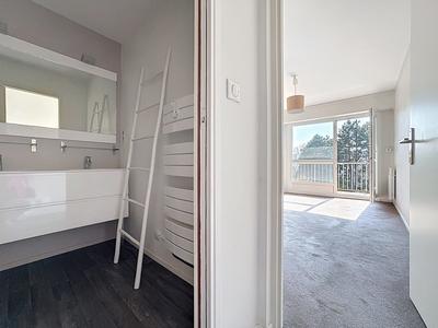 Appartement - 95 m² - 3 pièces