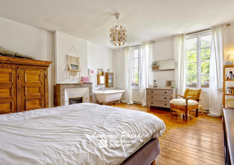 Maison - 590 m² - 19 pièces