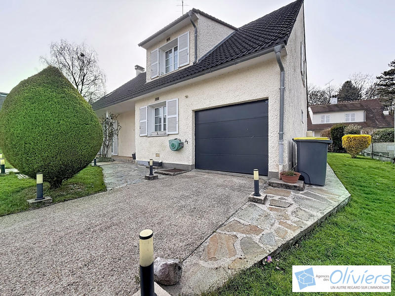 Maison traditionnelle - 155 m² - 6 pièces