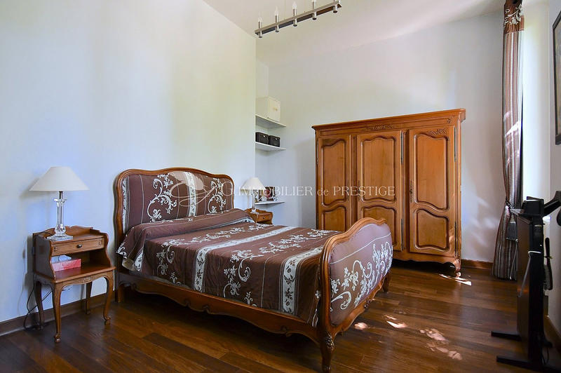 Château - 600 m² - 10 pièces