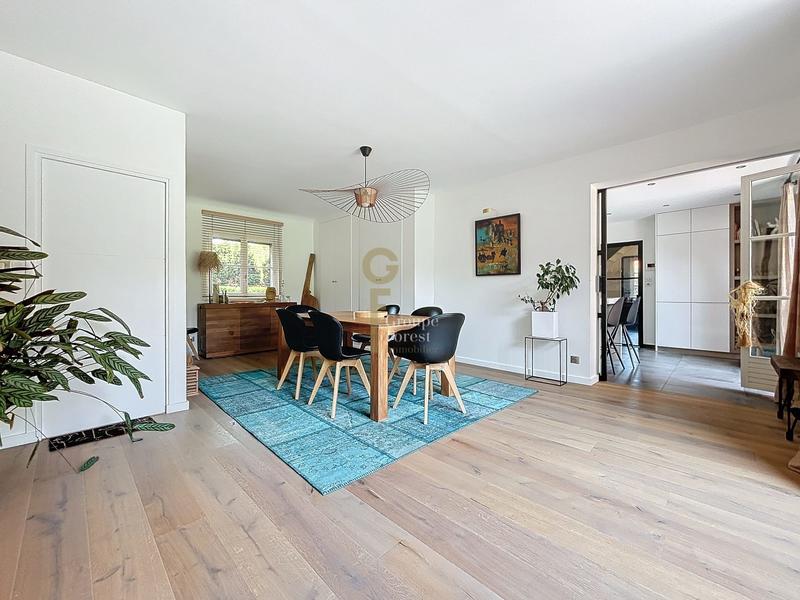 Maison - 312 m² - 9 pièces