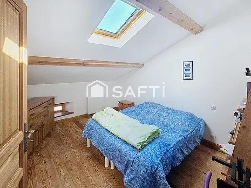 Maison - 180 m² - 6 pièces