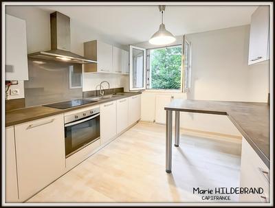 Appartement - 100 m² - 5 pièces