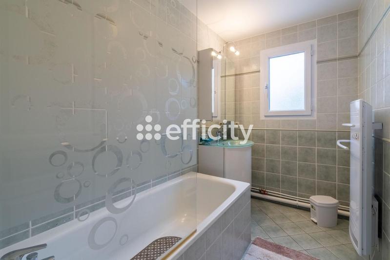 Pavillon - 118 m² - 7 pièces