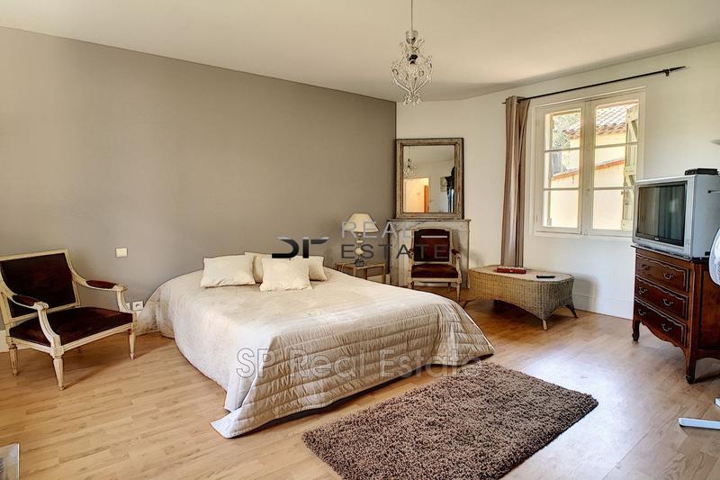 Maison de ville - 260 m² - 8 pièces