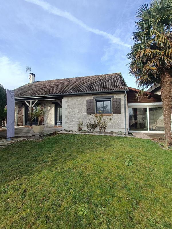 Maison - 90 m² - 5 pièces