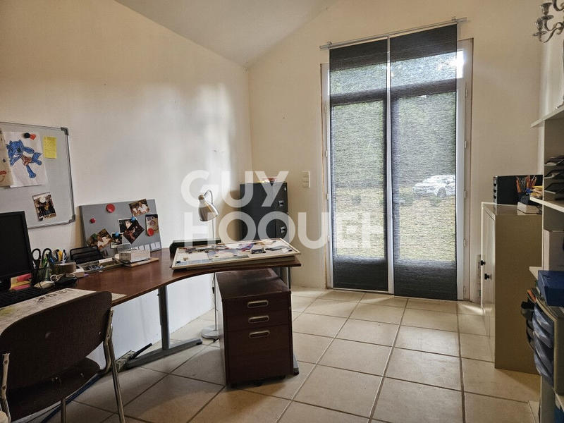 Maison - 280 m² - 6 pièces