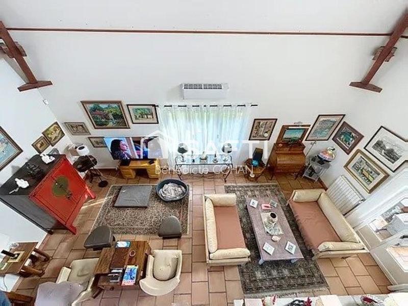 Maison - 209 m² - 8 pièces