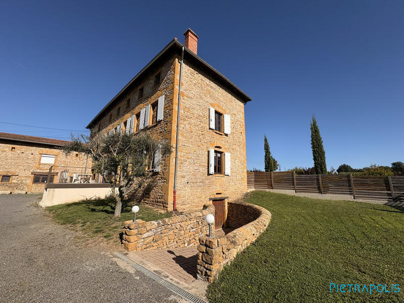 Maison ancienne - 247 m² - 13 pièces